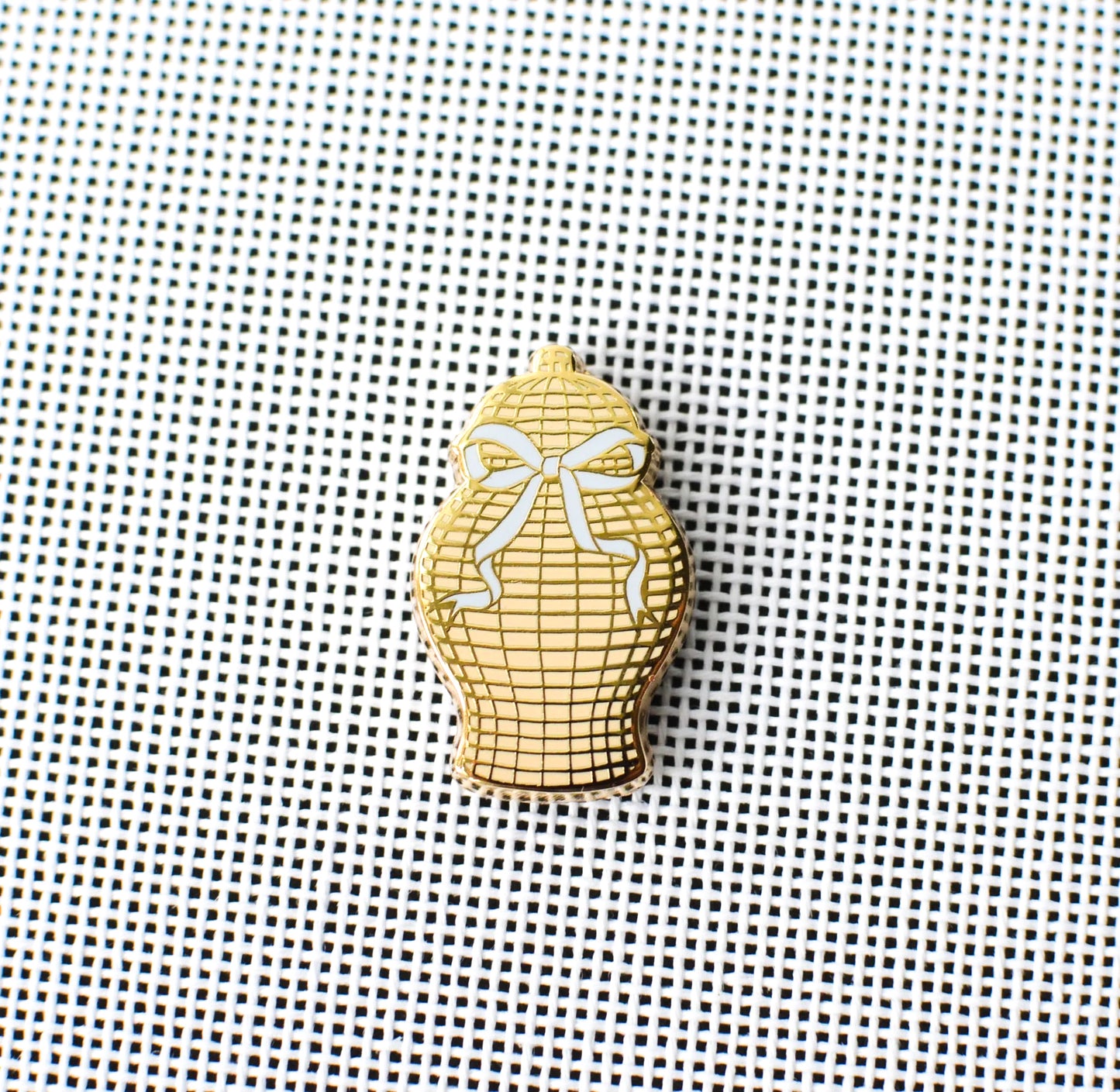 Rattan Ginger Jar Needle Minder