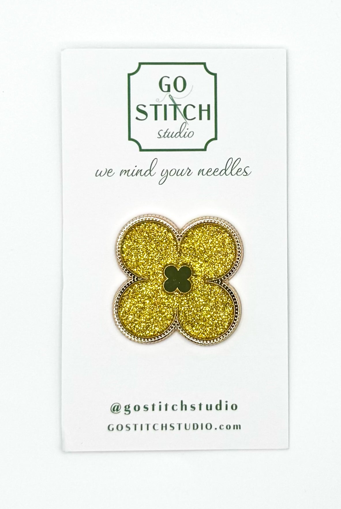 Gold Glitter Clover Needle Minder