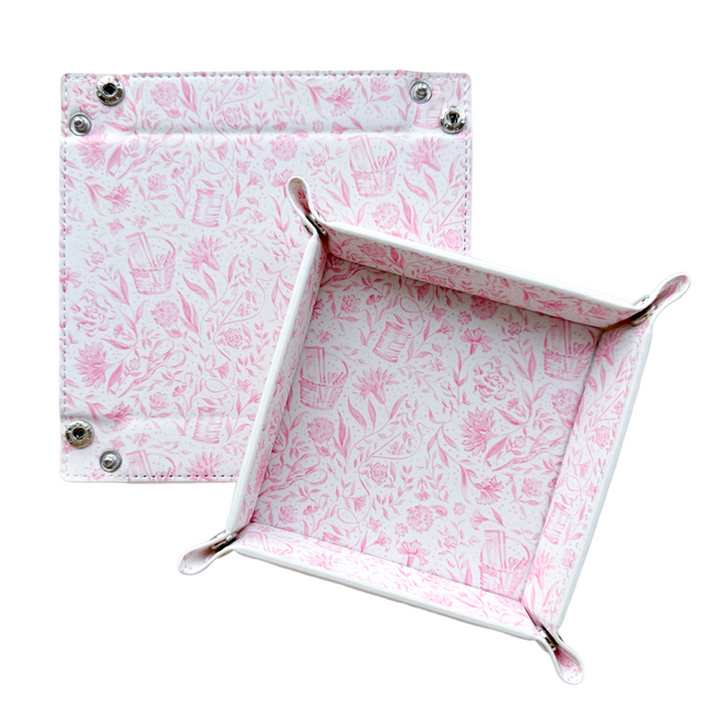 Needlepoint valet snap tray