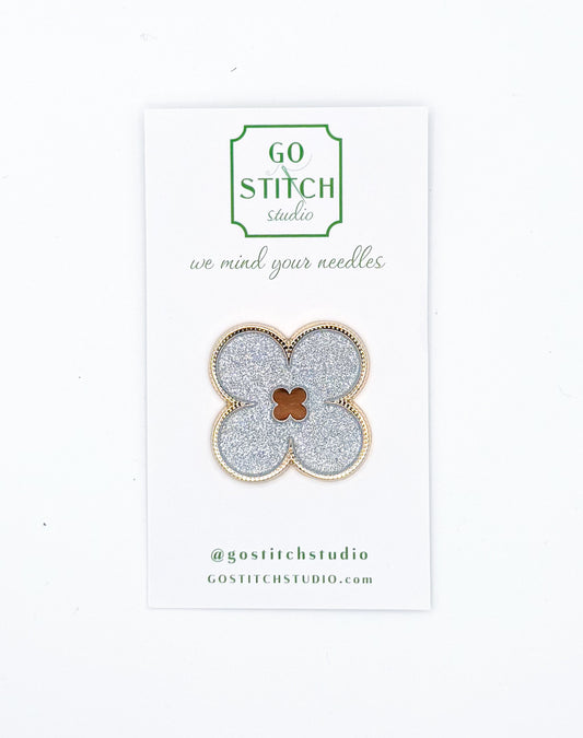 Silver Glitter Clover Needle Minder