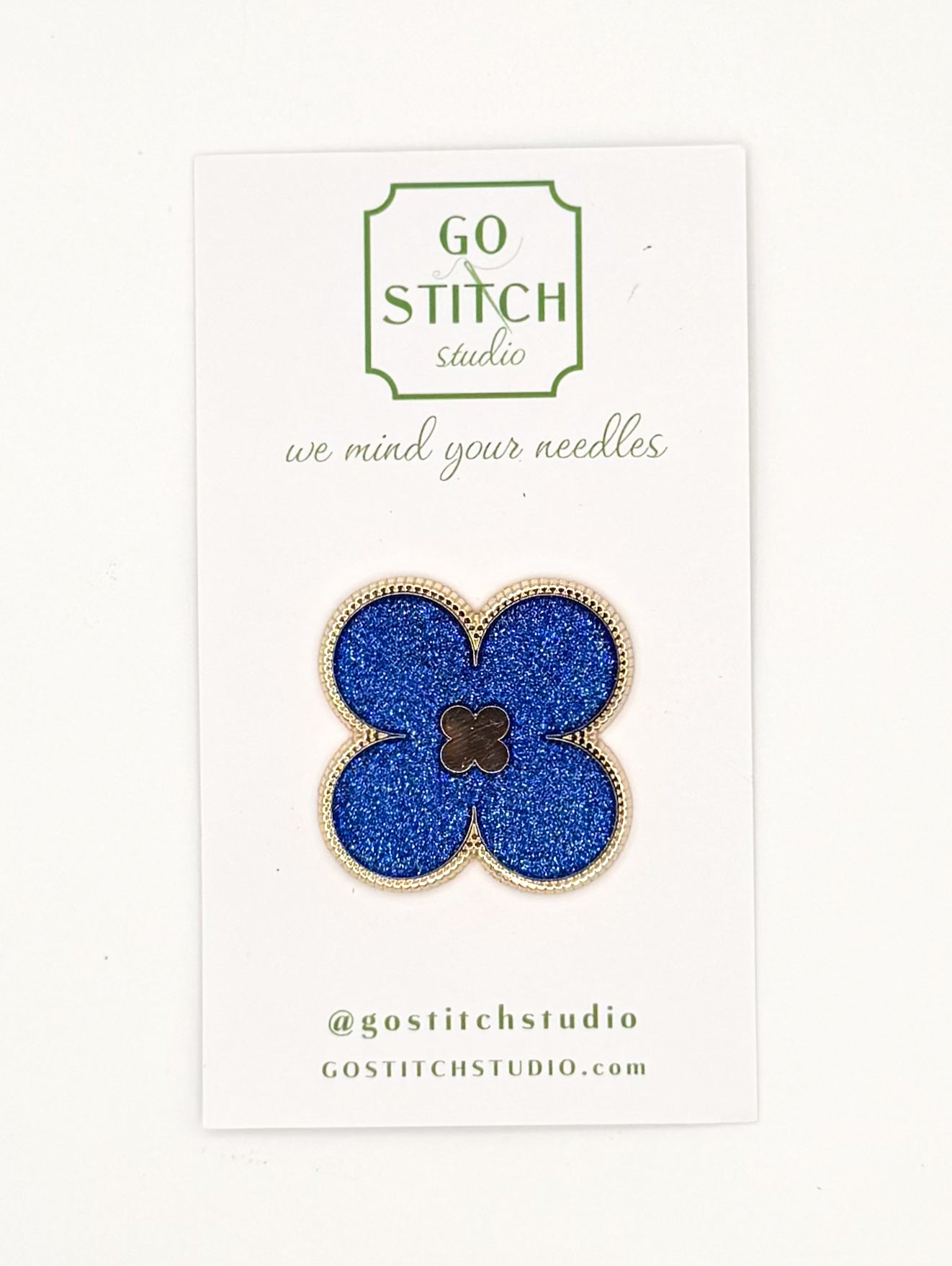 Lapis Blue Glitter Clover Needle Minder