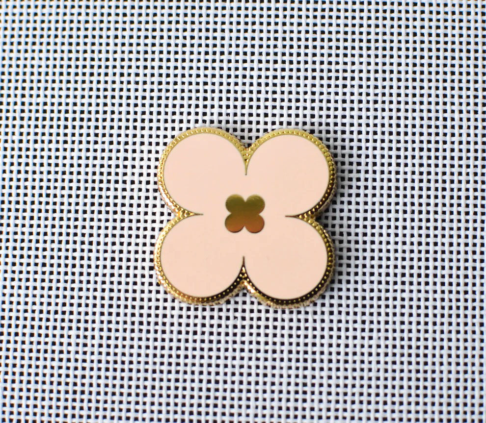 Pink Clover Needle Minder